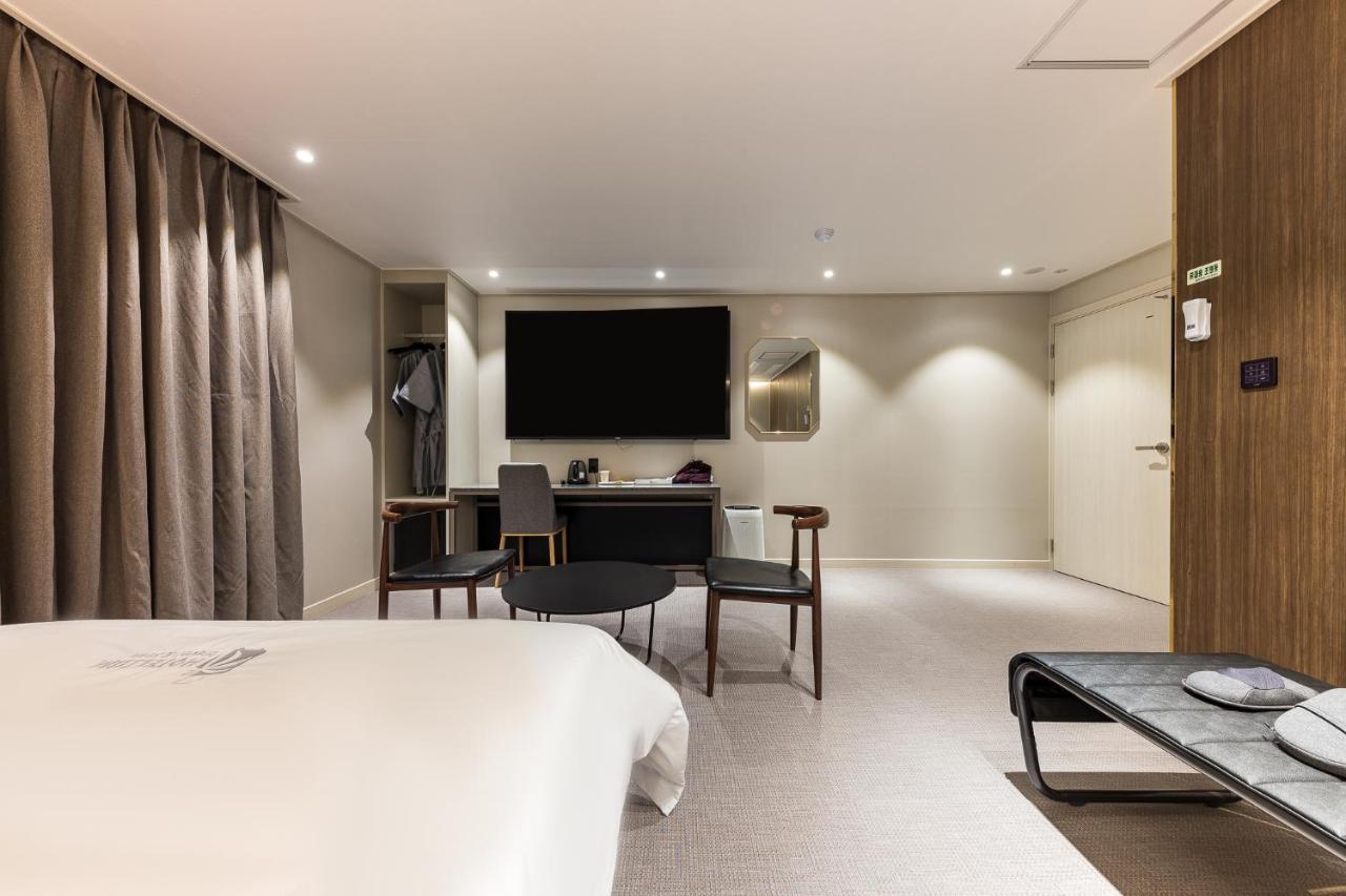 Hotel Lium チョナン エクステリア 写真